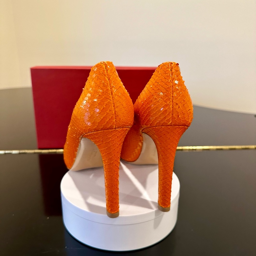 NWT Luxury Classic Chic RARE Authentic Salvatore Ferragamo Orange Python Pumps - Picture 8 of 17
